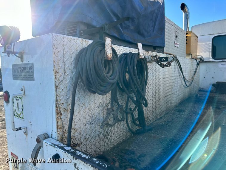 image for item OF9171 1995 Kenworth T300 utility / service truck