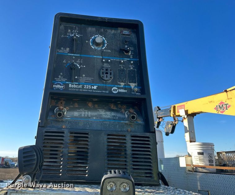 image for item OF9171 1995 Kenworth T300 utility / service truck