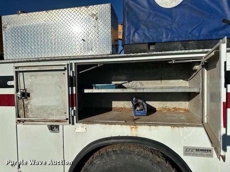 image for item OF9171 1995 Kenworth T300 utility / service truck