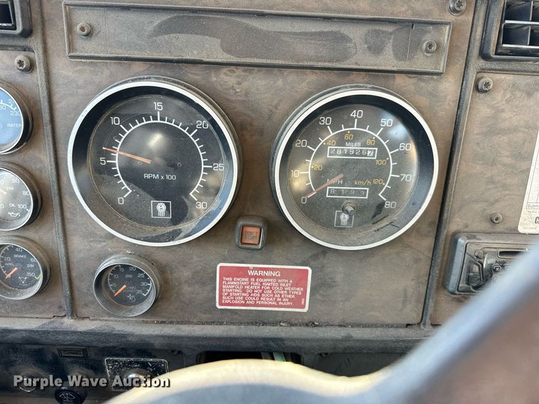 image for item OF9171 1995 Kenworth T300 utility / service truck