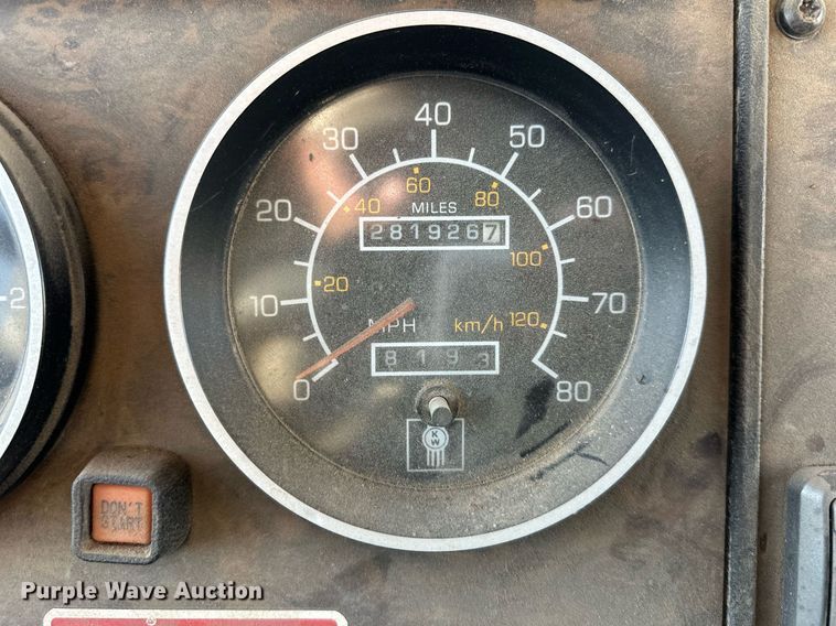 image for item OF9171 1995 Kenworth T300 utility / service truck