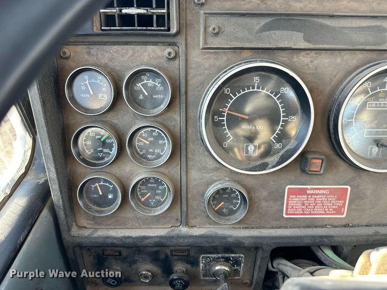 image for item OF9171 1995 Kenworth T300 utility / service truck