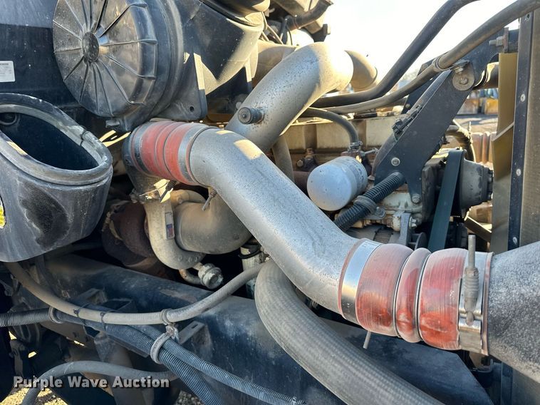 image for item OF9171 1995 Kenworth T300 utility / service truck