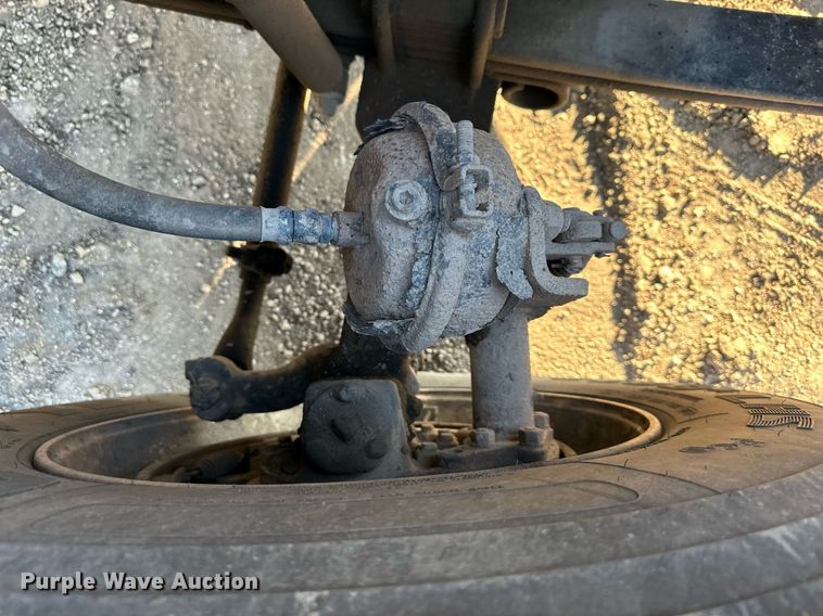 image for item OF9171 1995 Kenworth T300 utility / service truck