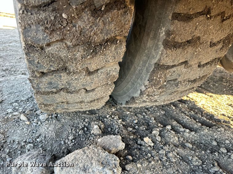 image for item OF9171 1995 Kenworth T300 utility / service truck