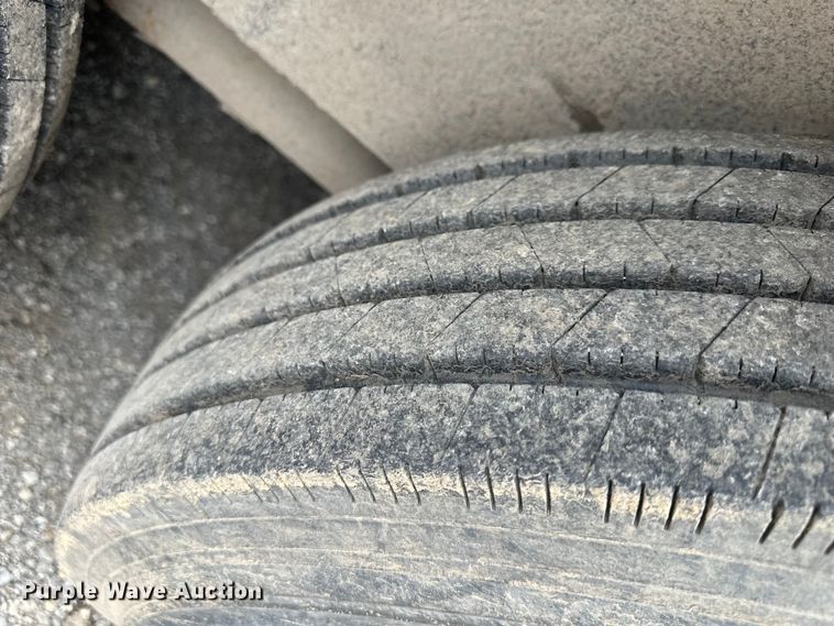 image for item OF9340 2016 PJ tilt deck equipment trailer