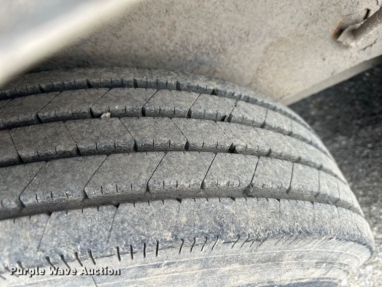 image for item OF9340 2016 PJ tilt deck equipment trailer