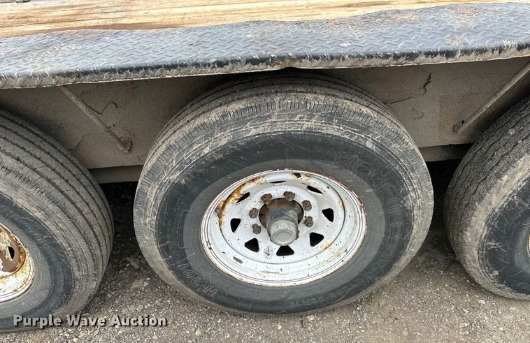 image for item OF9340 2016 PJ tilt deck equipment trailer