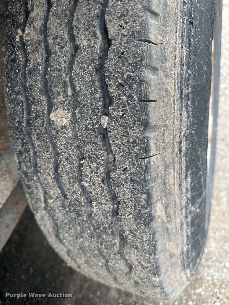 image for item OF9340 2016 PJ tilt deck equipment trailer