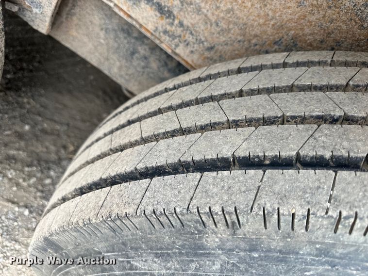 image for item OF9345 2016 PJ tilt deck equipment trailer