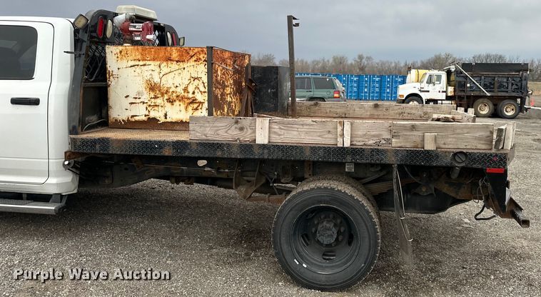 image for item OF9347 2014 Dodge  Ram 5500HD Crew Cab flatbed truck