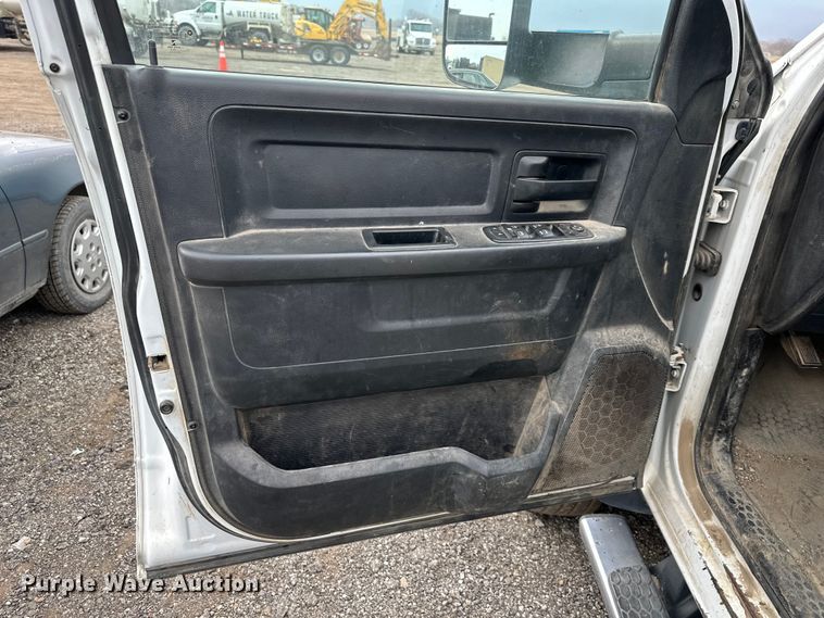 image for item OF9347 2014 Dodge  Ram 5500HD Crew Cab flatbed truck