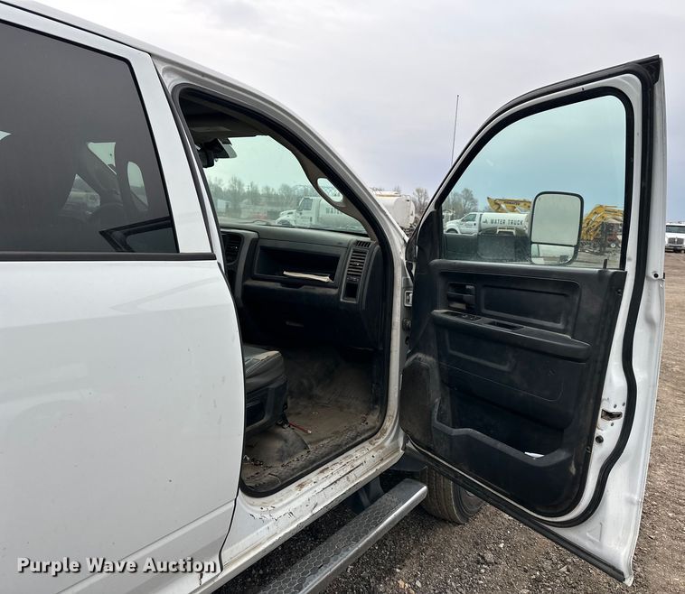 image for item OF9347 2014 Dodge  Ram 5500HD Crew Cab flatbed truck