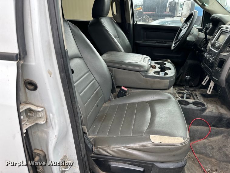 image for item OF9347 2014 Dodge  Ram 5500HD Crew Cab flatbed truck