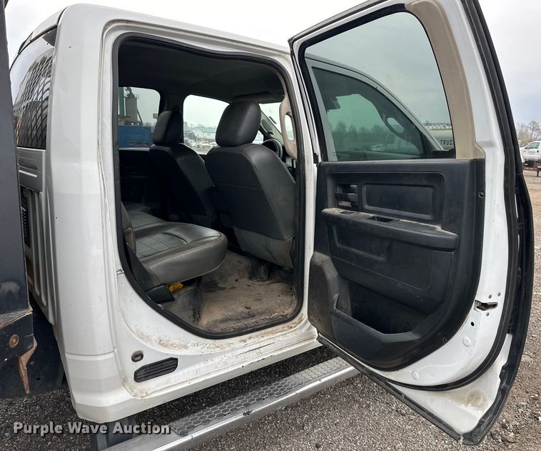 image for item OF9347 2014 Dodge  Ram 5500HD Crew Cab flatbed truck