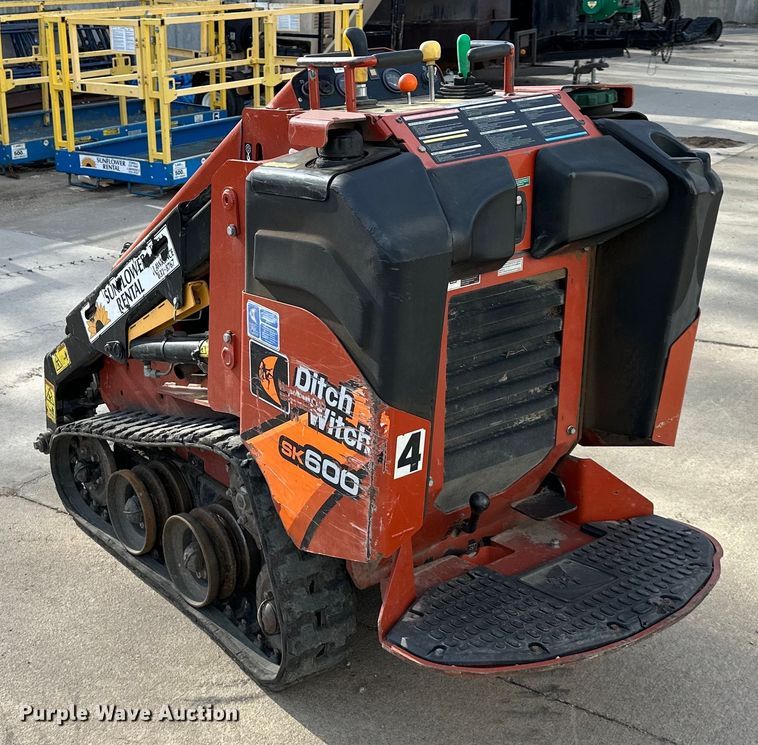 image for item OF9387 2017 Ditch Witch  SK600 compact utility loader