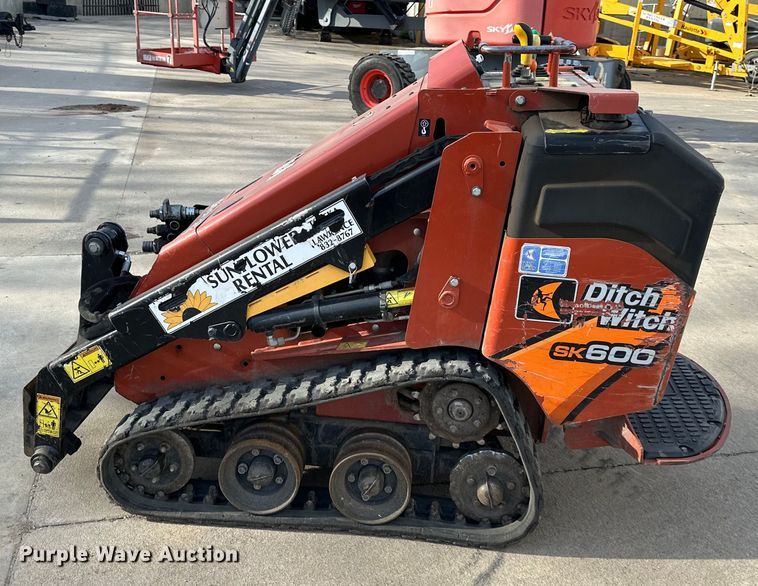 image for item OF9387 2017 Ditch Witch  SK600 compact utility loader