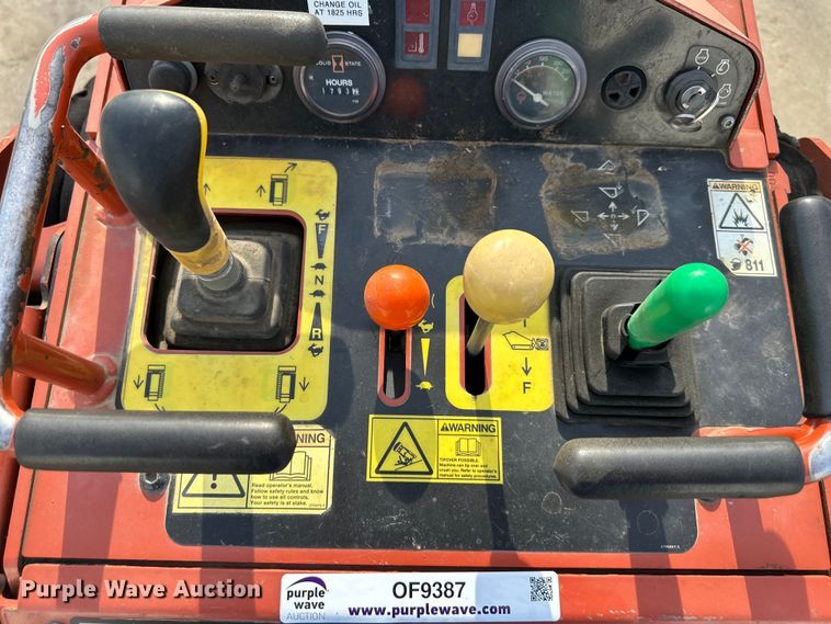 image for item OF9387 2017 Ditch Witch  SK600 compact utility loader