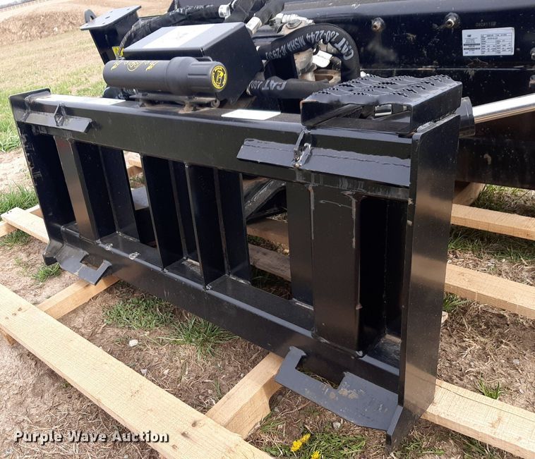 image for item OF9692 Caterpillar skid steer dozer blade