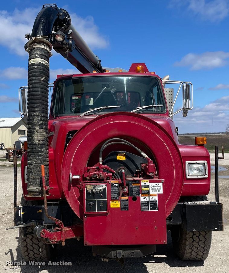 image for item OG9852 1994 Ford L8000 sewer jetter truck