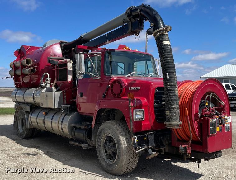 image for item OG9852 1994 Ford L8000 sewer jetter truck