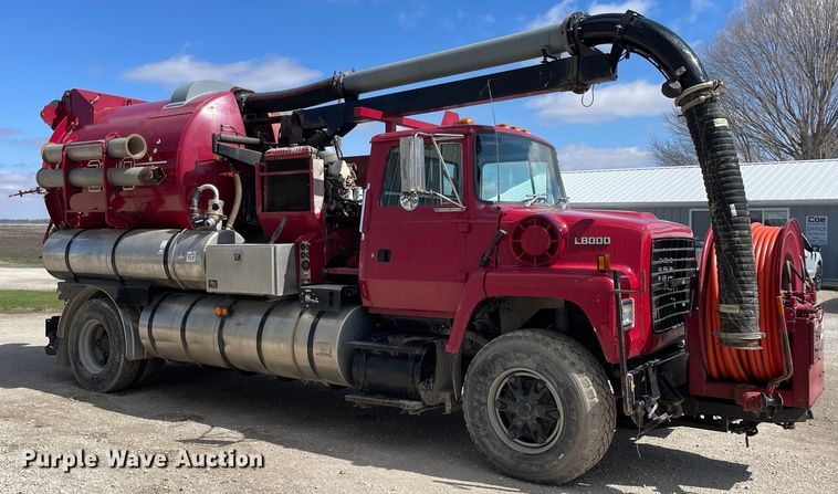 image for item OG9852 1994 Ford L8000 sewer jetter truck
