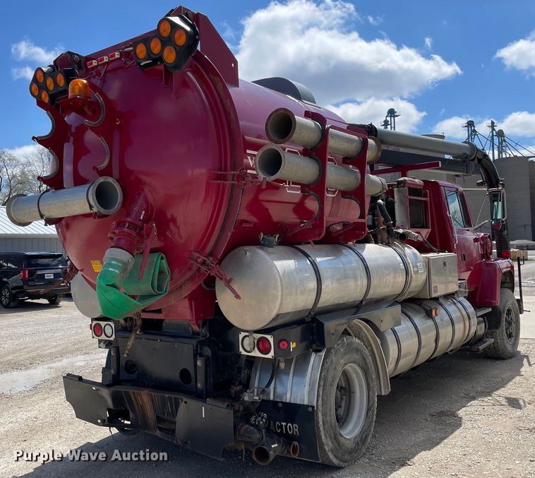 image for item OG9852 1994 Ford L8000 sewer jetter truck