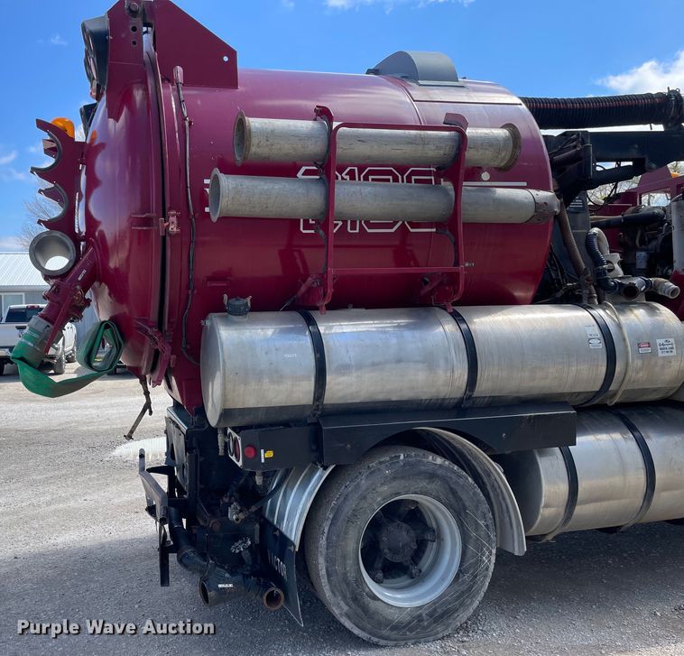 image for item OG9852 1994 Ford L8000 sewer jetter truck