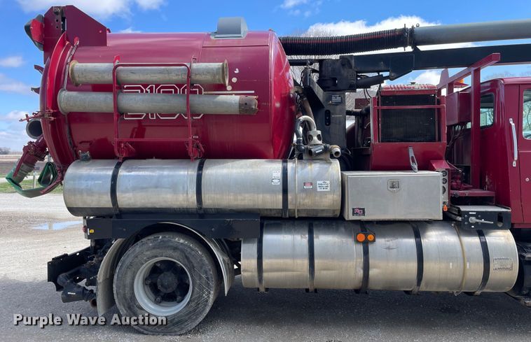 image for item OG9852 1994 Ford L8000 sewer jetter truck