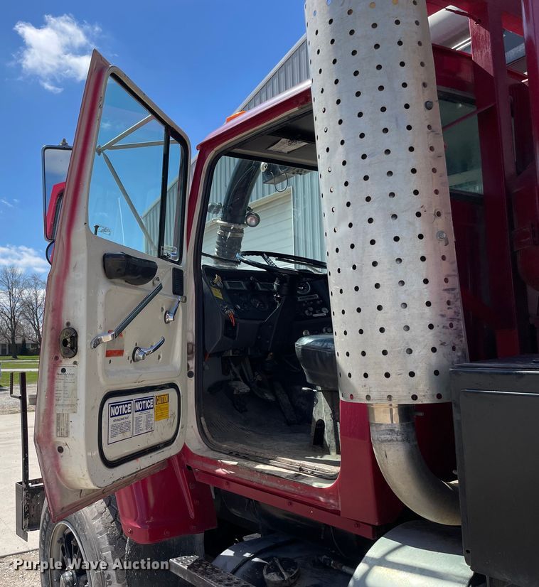 image for item OG9852 1994 Ford L8000 sewer jetter truck