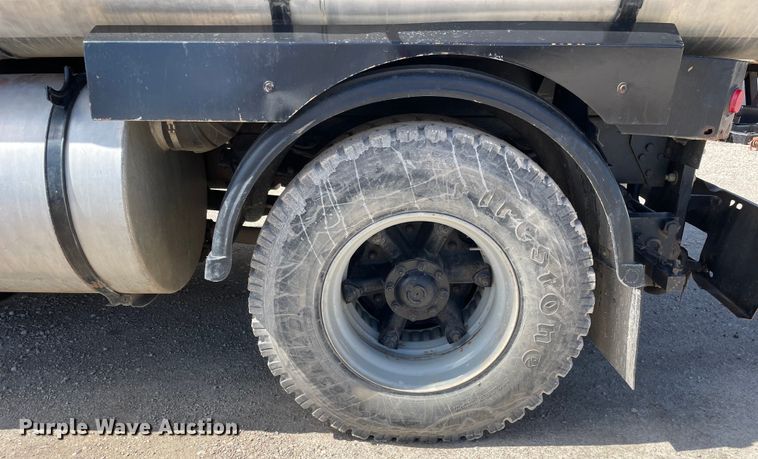 image for item OG9852 1994 Ford L8000 sewer jetter truck