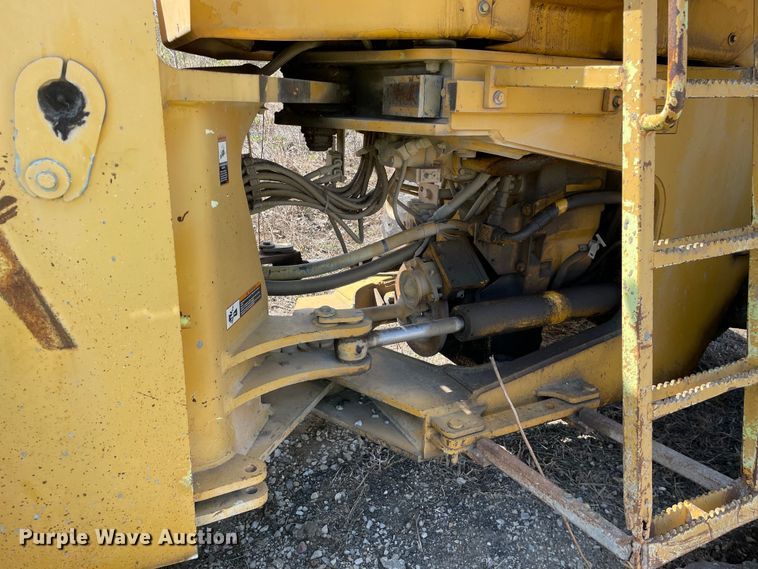 image for item OG9858 1996 John Deere  644G wheel loader