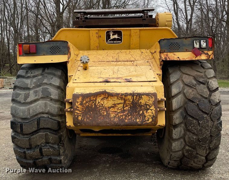 image for item OG9861 1990 John Deere  862B elevating scraper