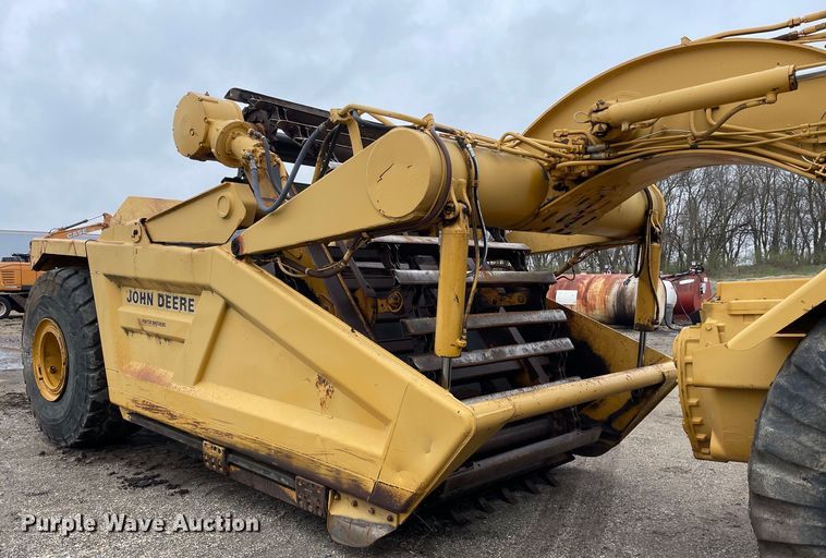 image for item OG9861 1990 John Deere  862B elevating scraper