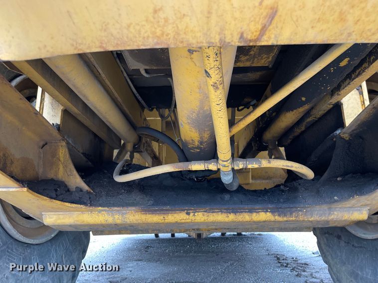 image for item OG9861 1990 John Deere  862B elevating scraper