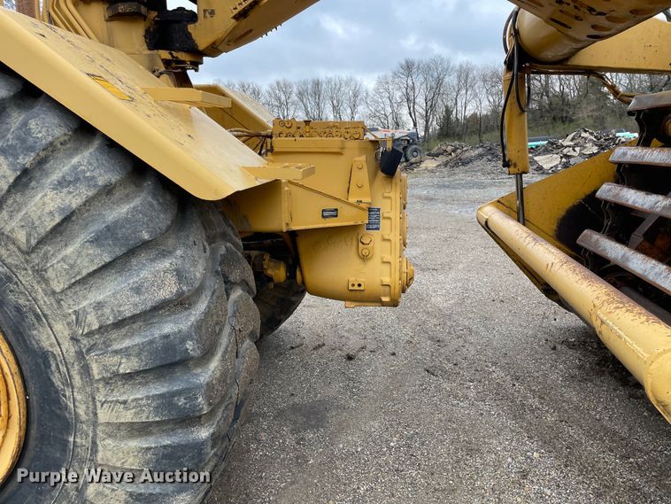 image for item OG9861 1990 John Deere  862B elevating scraper