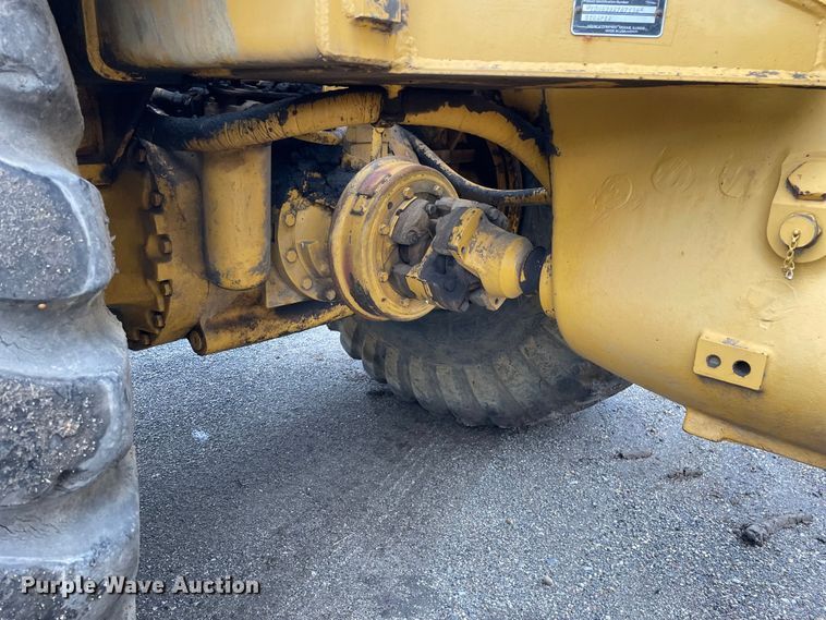 image for item OG9861 1990 John Deere  862B elevating scraper