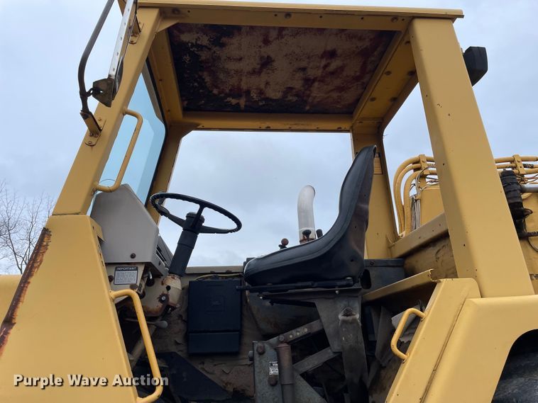 image for item OG9861 1990 John Deere  862B elevating scraper