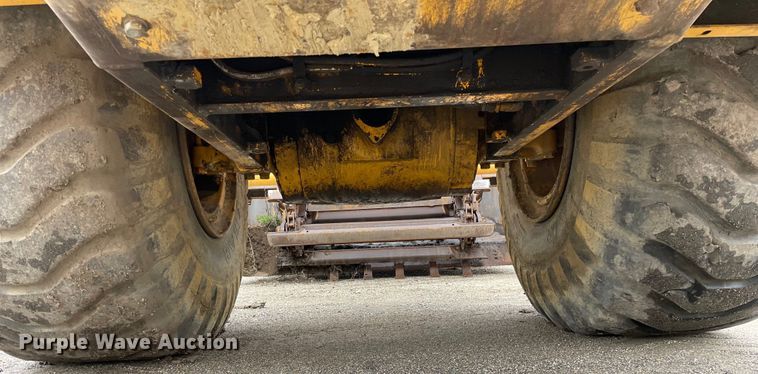 image for item OG9861 1990 John Deere  862B elevating scraper