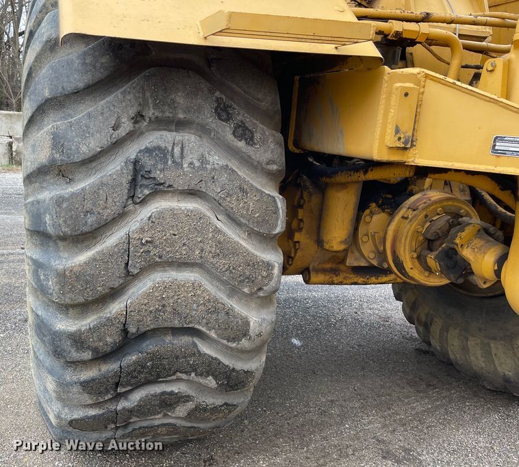 image for item OG9861 1990 John Deere  862B elevating scraper