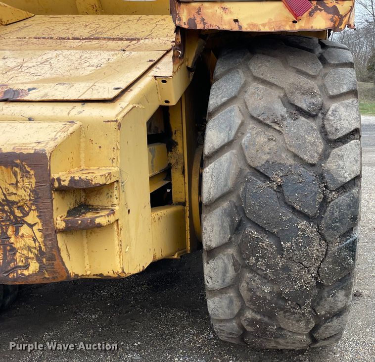 image for item OG9861 1990 John Deere  862B elevating scraper