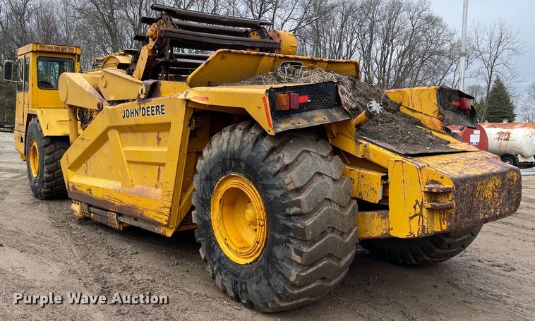 image for item OG9863 1989 John Deere  862B elevating scraper