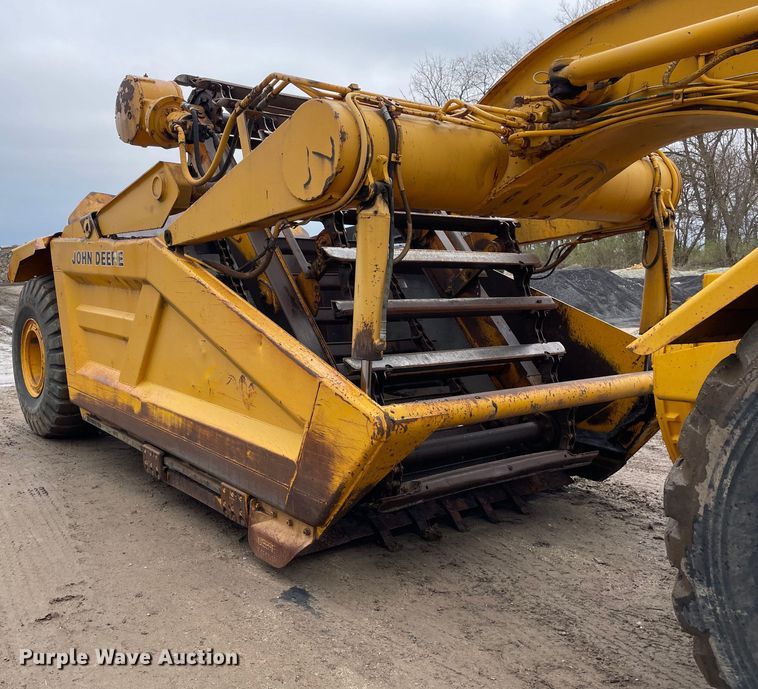 image for item OG9863 1989 John Deere  862B elevating scraper