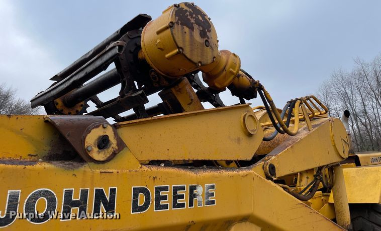 image for item OG9863 1989 John Deere  862B elevating scraper