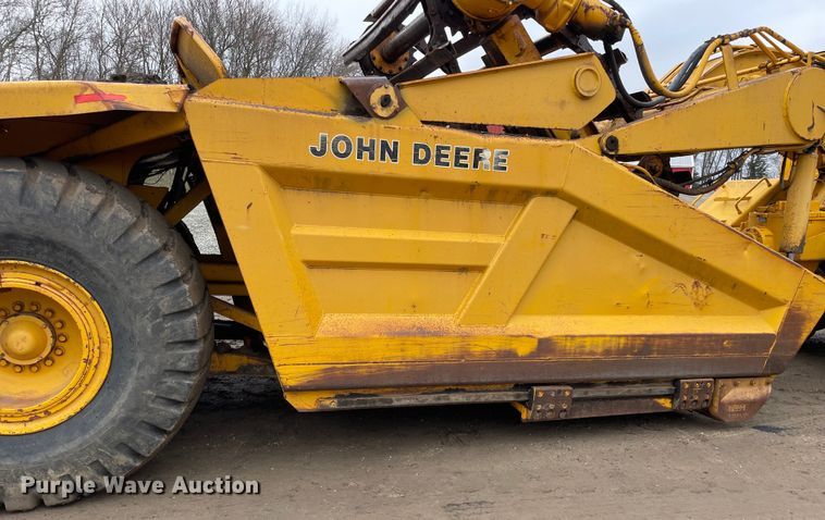 image for item OG9863 1989 John Deere  862B elevating scraper