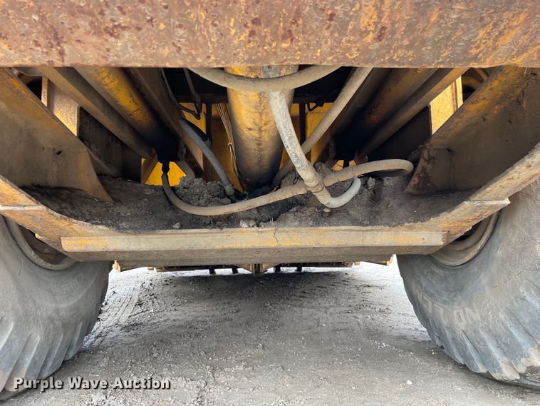 image for item OG9863 1989 John Deere  862B elevating scraper