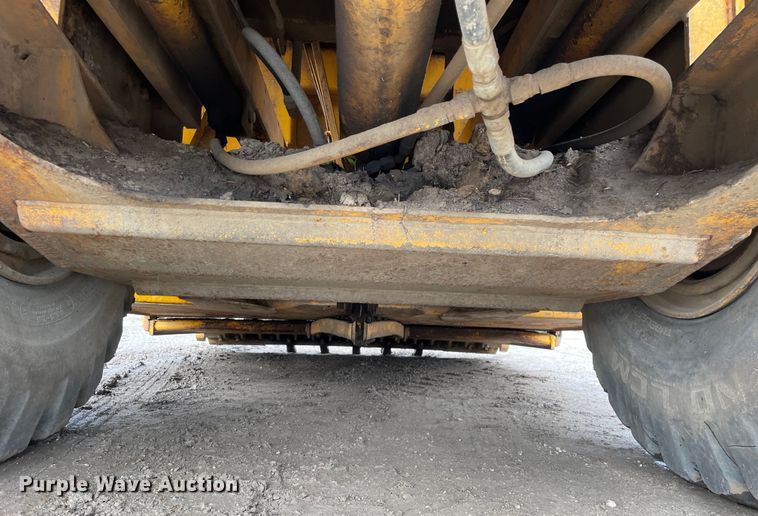 image for item OG9863 1989 John Deere  862B elevating scraper