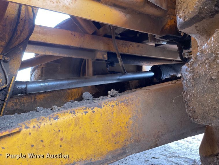 image for item OG9863 1989 John Deere  862B elevating scraper