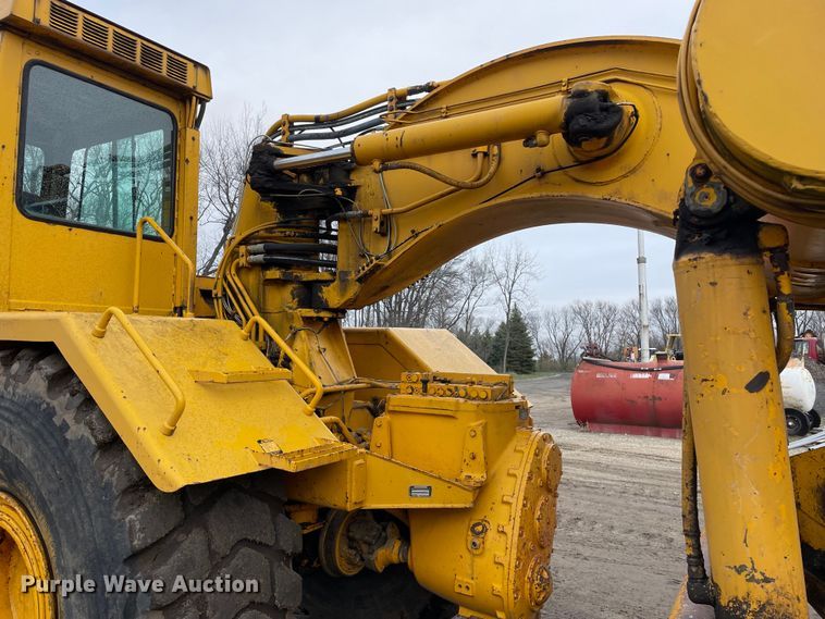 image for item OG9863 1989 John Deere  862B elevating scraper