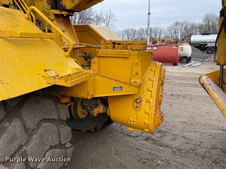 image for item OG9863 1989 John Deere  862B elevating scraper